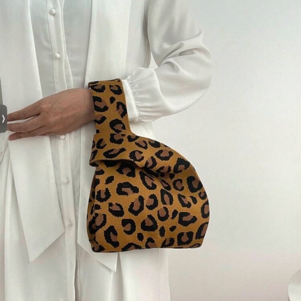 ✨NEW✨ Leopard Print mini wrist wristlet Bag clutch - Picture 4 of 8